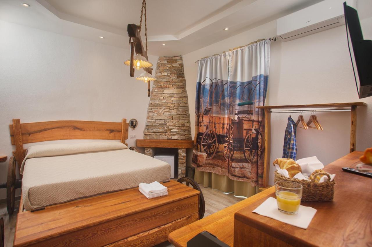 Vincent House Hotel Santa Teresa Gallura Exterior photo
